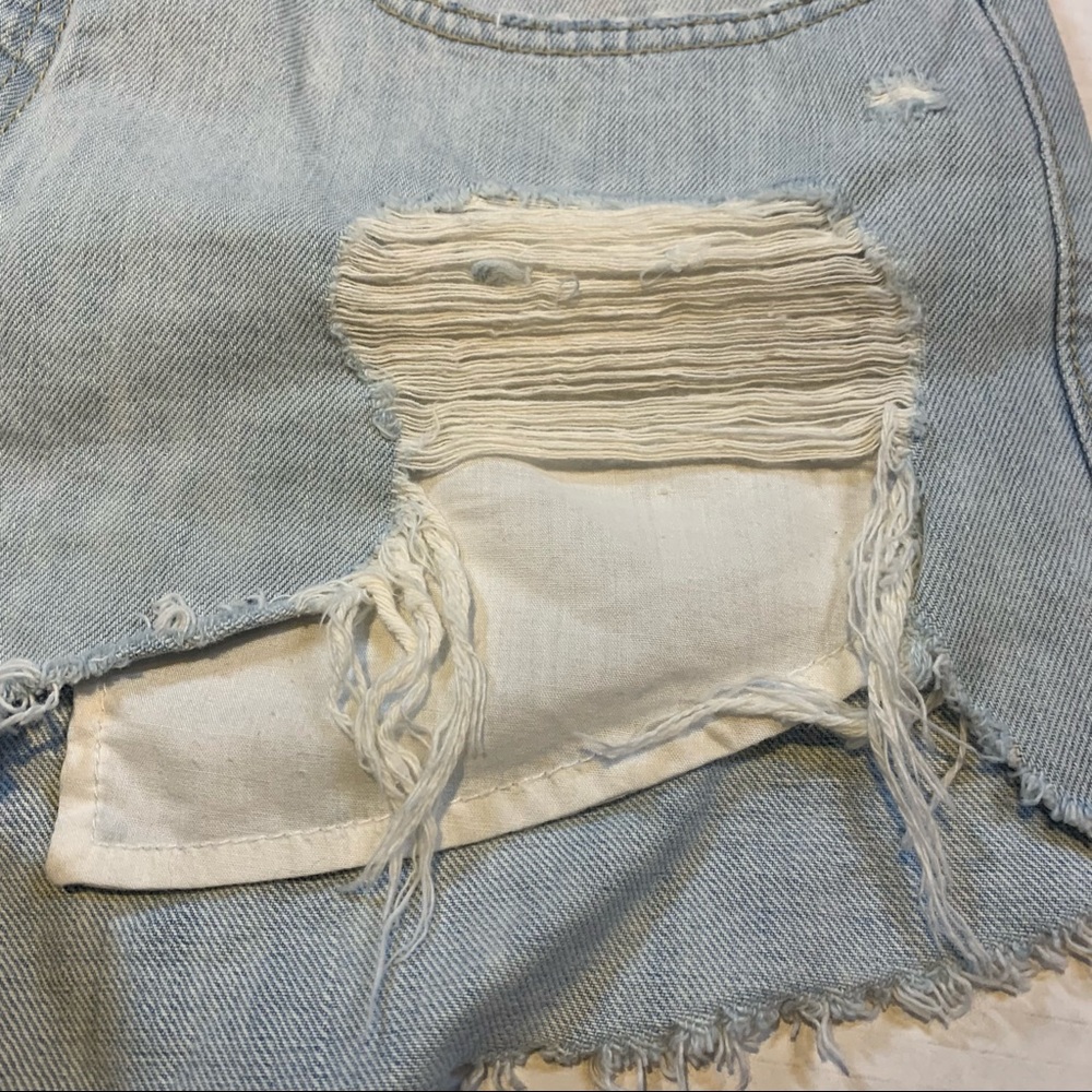Size 9 Garage distressed denim high rise light wash festival shorts - Picture 9 of 15